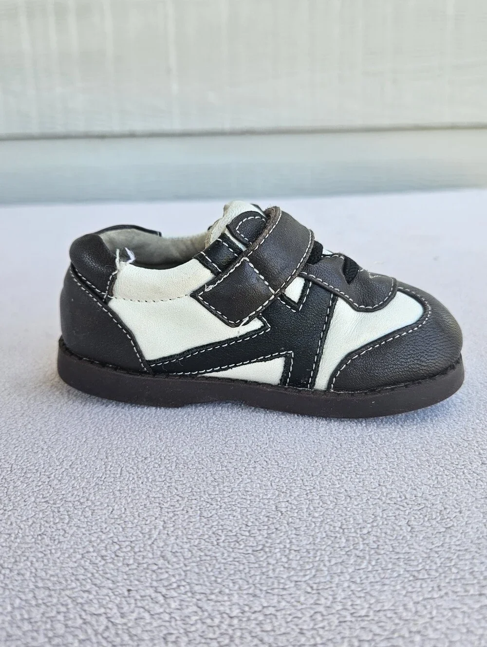 See Kai Run Keelan First Walker Toddler SZ 5 Brown Leather Sneaker Hook & Loop